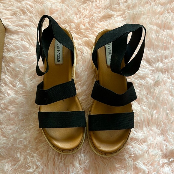 Used Steve Madden Platform sandals - Picture 1 of 2